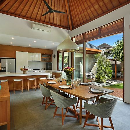 Villa Odyssey Seminyak Exterior foto
